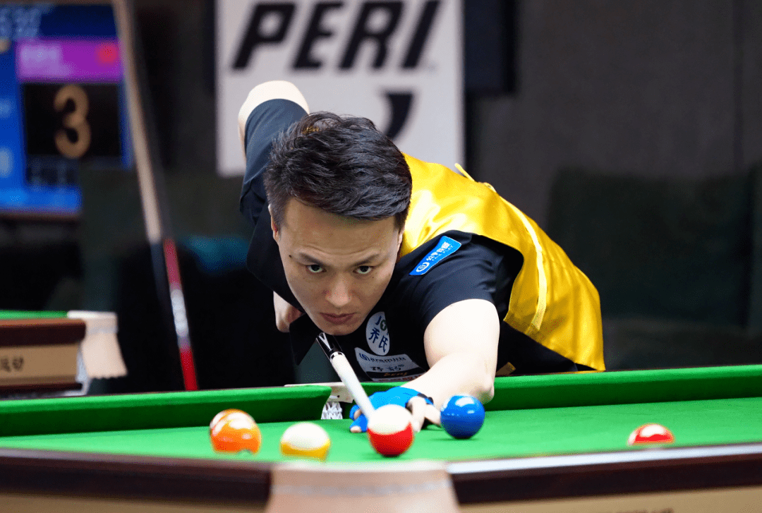 球场上的天 球场上的天