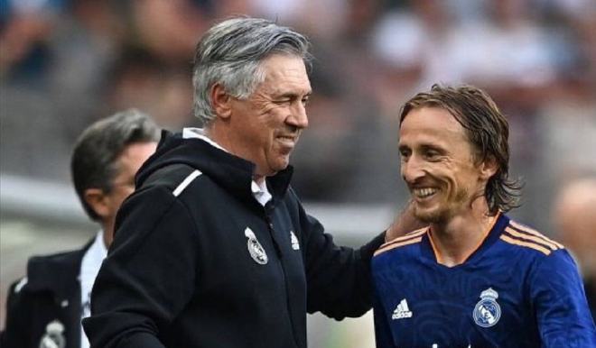 锁拴住了手 锁拴住了手